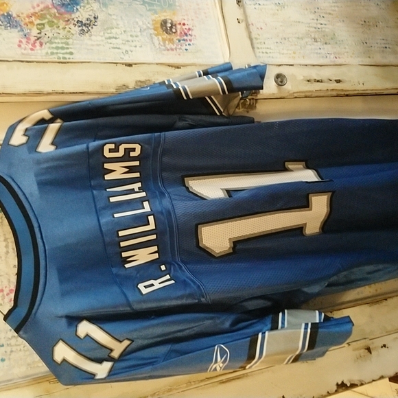 Roy Williams Lion's jersey - Picture 2 of 4